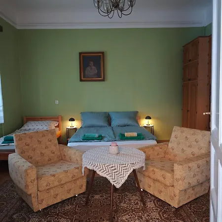 Retró Kúria Apartman *